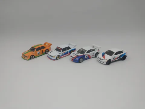 4db Hot Wheels prémium BMW egyben
