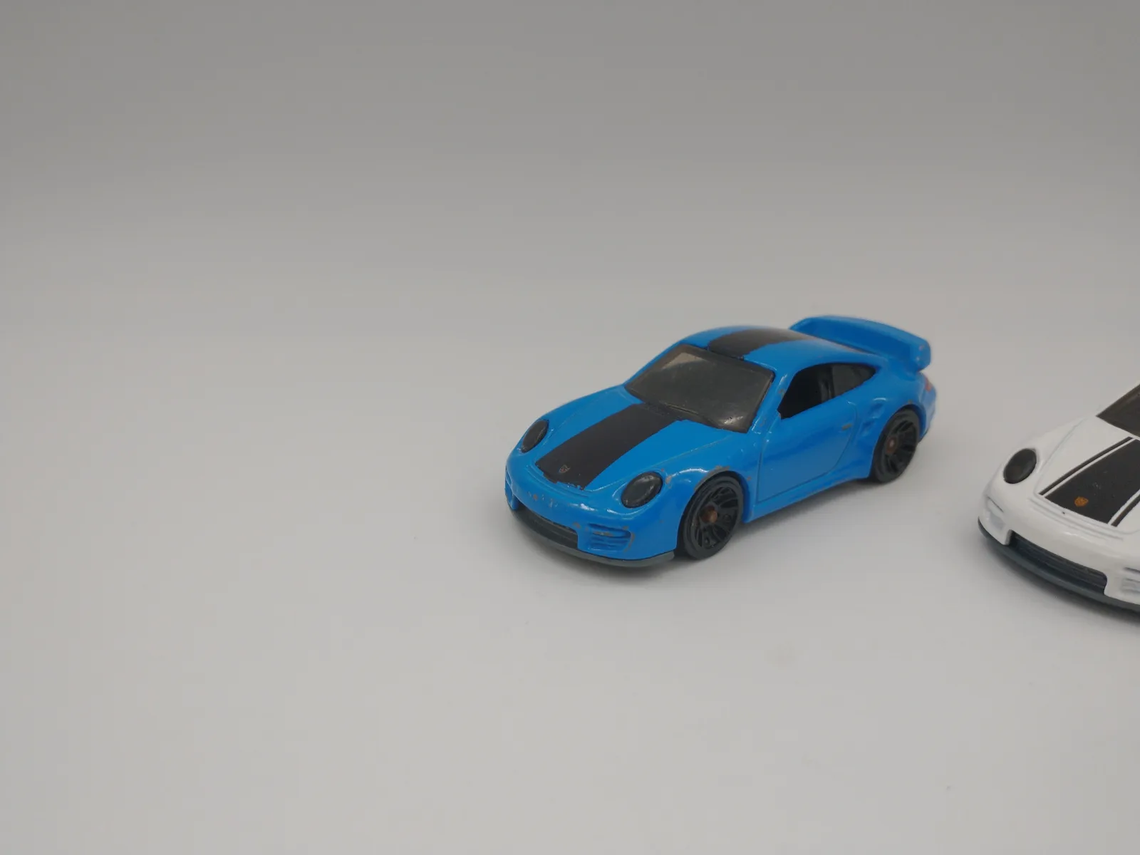 Hot Wheels Porsche 911 GT2 996 kék
